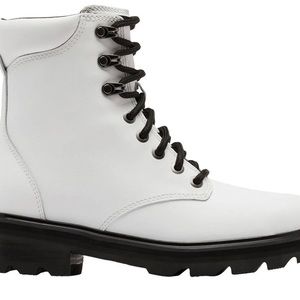 SOREL WOMEN’S LENNOX LACE BOOT